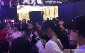 商场搞活动送男友,1块钱能陪1小时,图4女生的表情亮了