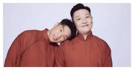 郭德纲讽刺秦霄贤遭烧饼回怼,孟鹤堂的动作是在戳痛心