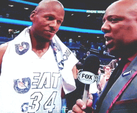 这年头不会做几个表情还敢打篮球