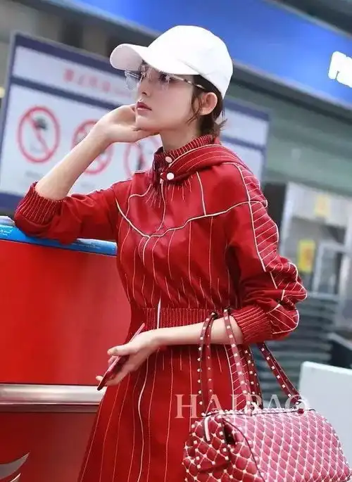 潮搭古力娜扎引领时尚搭配,少女气息爆棚