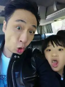吴镇宇父子再搞怪神同步表情配文颜艺是遗传滴
