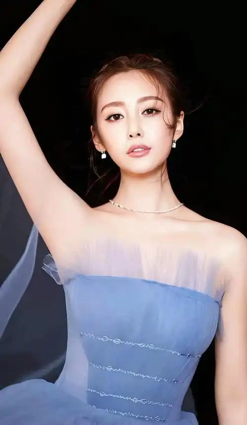 李纯,和王鸥好像呀