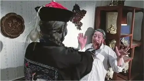 僵尸老太爷破棺而出,杀死任老爷,糊涂队长有眼无珠冤枉英叔