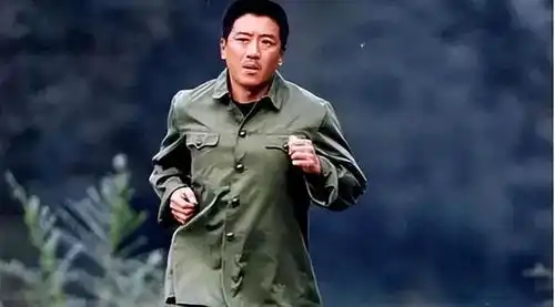 丁勇岱对赵雪华一见钟情,相爱36年零绯闻,如今儿子成唯一心病