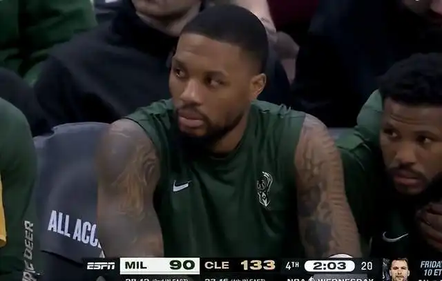 爆大冷夺冠热门40分惨败,3千万先生10中1,双超巨神情绝望