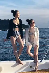 原来邓紫棋这么性感穿比基尼露酥胸撩人满分