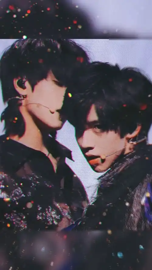 翔霖cp颜值爆表,磕个瓜子不