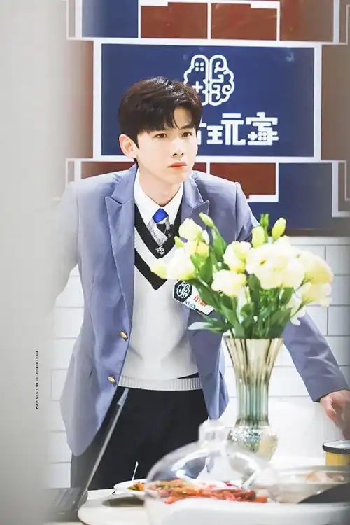 白敬亭这季大侦探的造型都好好看