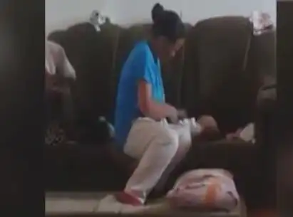 扇耳光表情包女佣