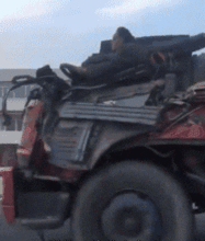 开心一刻同事和媳妇离婚了,五年里俩人都单着,有次