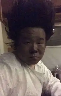 岳云鹏老照片走红网络,那些年小岳岳也瘦过,但没表情包好看