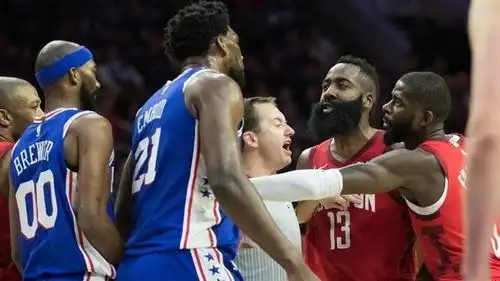 恩比德我的背伤全是詹姆斯造成的,哈登大帝差点废了我