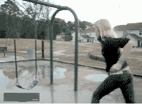 搞笑gif女神这床单为何湿漉漉的