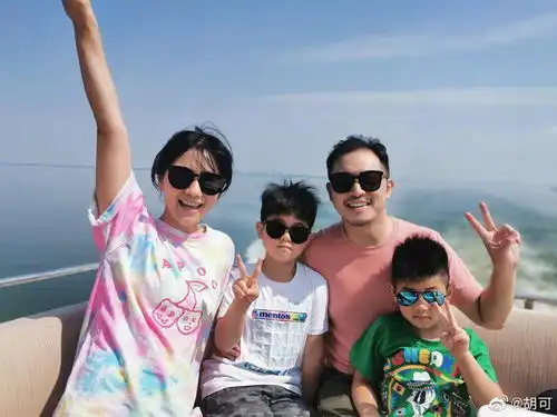 胡可晒两儿子近照祝愿大家,安吉胖成东北沙溢,小鱼儿男二逆袭