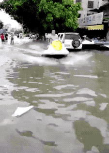 搞笑gif图片笑话段子老婆为了不生二胎,选择去开公交车