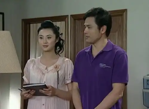 家庭举办减肥大赛,检验现场非常有仪式感,真是会玩