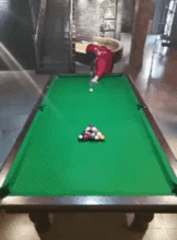 搞笑gif图有的人拍照表情永远一样,你身边有这样的朋友吗