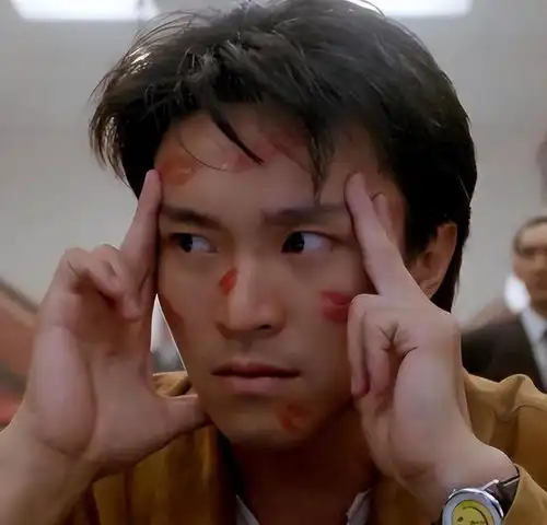 成龙老了,李连杰老了,周星驰也老了,而68的他看起来像30岁