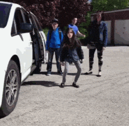 搞笑gif大哥这到位的表情和动作,绝对是个真正的爱好者啊