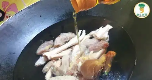 炖鸡汤要减法,谨记2用3不用,鸡汤鲜香浓味,好喝营养