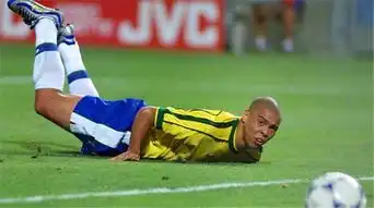 大罗因他亲承后悔,巴蒂帮他坦言报恩,此人在穆帅心中有双重身份