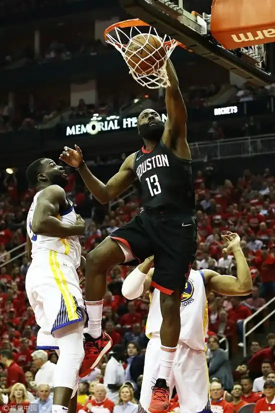 哈登场上打铁玩梦游索性保罗大腿够粗火箭32勇士