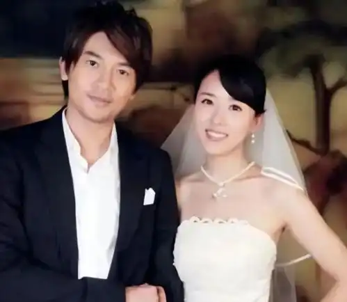 苏有朋老婆曝光,看清长相网友大悟难怪忘了林心如的40岁之约