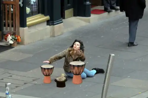 三暝三日都笑不完性感尤物史嘉蕾跌倒合成恶搞图