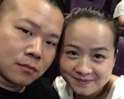 岳云鹏福州演出心情不错,称对得起家人,张敏为挺老公竟爆粗口