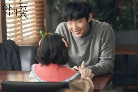 恶之花李准基稍有偏差会让都贤秀成为一个单纯精神病患者ksd韩剧