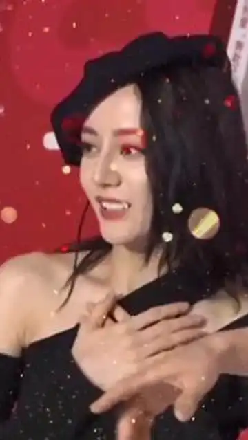 这小表情好可爱,吓死宝宝了迪丽热巴