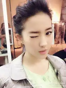 杨洋交给小岳岳的自拍pose,不是刘亦菲一直在用的吗