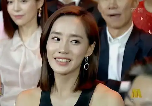 明星拿奖是否实至名归,台下圈内人的反应最真实