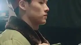 成龙外甥被张纪中连扇3个巴掌帮其入戏,瞬间变脸表情严肃