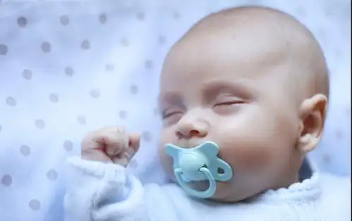 安抚奶嘴怎么用,这些知识妈妈一定要知道