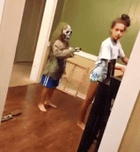 搞笑gif当过兵的人厨房是这样的看到最后莫名的想笑