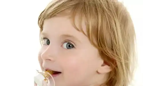 嘟嘴表情包可爱小朋友安