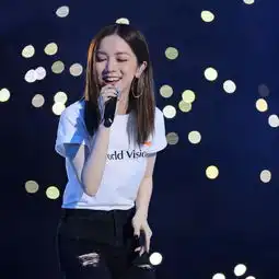 邓紫棋淘汰选手引争议,潘玮柏的表情逗笑众人,网友太没眼光