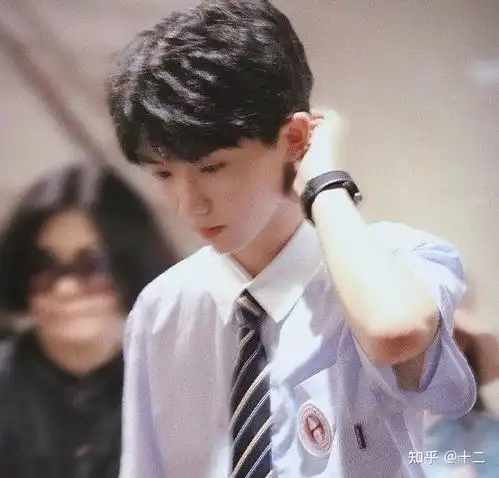 如何评价时代少年团的贺峻霖的颜