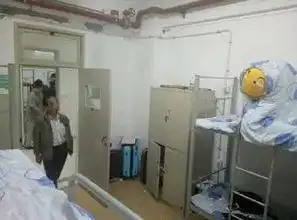 班主任查寝战争一触即发滑稽表情包下载乐游网游戏下载