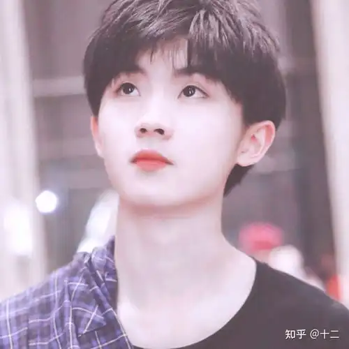 如何评价时代少年团的贺峻霖的颜