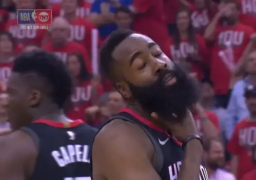 格林推哈登脖子哈登不说话做扼喉手势还翻白眼