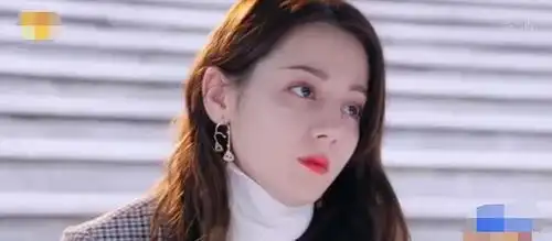 迪丽热巴太倒霉新剧开播滤镜刺眼剧情狗血,还被黄景瑜压番