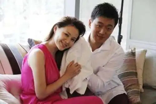 娱乐圈的一股清流零绯闻的他与大学老师相守十八年