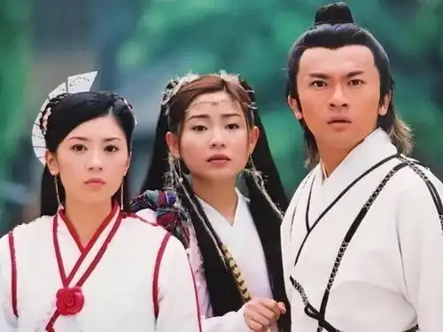 倚天屠龙记21年再聚首苏有朋高圆圆陈紫函,最美的一个却缺席