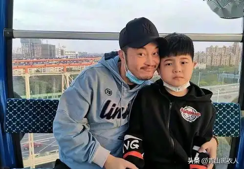 基因骗不了人董洁的儿子对比蒋勤勤的儿子,颜值差距一目了然