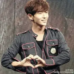 心疼李准基狂减30斤暴瘦锥子脸惊呆粉丝组图