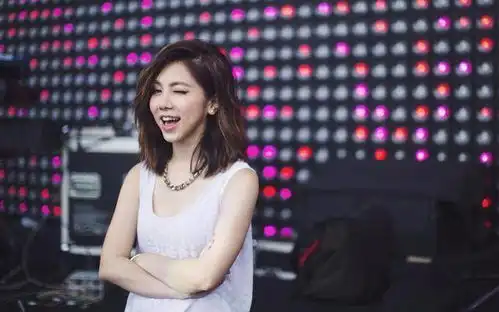 30岁邓紫棋,好看性感,唱功了得