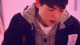 希望以后我遇到的女生,她不允许我悲伤,不允许我说分手,教我理智和温柔,更重要的是她会一点一点修复我碎了的爱情观