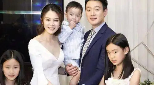 佟大为家庭地位岌岌可危,老婆给孩子做便当,他只配吃边角料